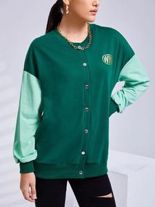 Chaqueta Varsity de Lana para Mujer, Personalizada, de Alta Calidad, al por Mayor, Transpirable, Estilo Universitario, para Invierno 2026 - Product Image 5