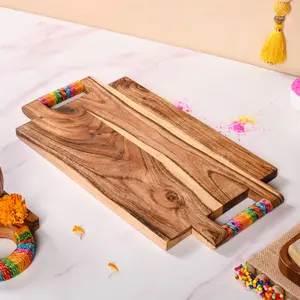 Plato rectangular de madera de acacia para servir con asa, bandeja de madera hecha a mano para servir, tabla de charcutería para aperitivos, queso - Product Image 3