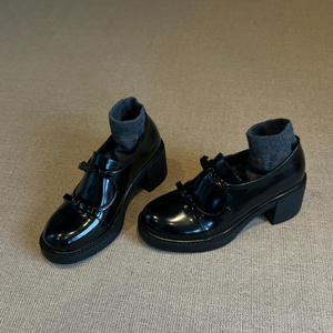 Zapatos de Tacón Bajo de Moda para Mujer, Zapatos de Tacón Bajo de Cuero con Punta Puntiaguda para Oficina, Zapatos Planos de Cuero Suave para Mujer con Punta Redonda - Product Image 1