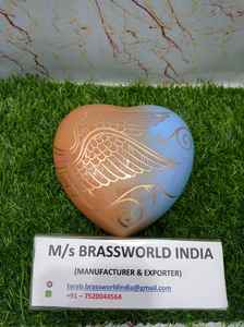 โกศหัวใจแบบฉบับโกศสำหรับขี้เถ้ามนุษย์ที่มีปีกสีทอง - Product Image 2