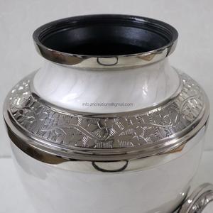 โกศใส่เถ้าผู้ใหญ่แบบพรีเมี่ยมเคลือบสีขาวมุกสวยออกแบบได้ตามต้องการงานศิลปะของผู้ผลิตอลูมิเนียมแกะสลักรูปเถ้ากระดูกมนุษย์ - Product Image 5