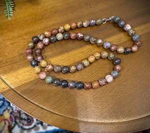 Collier en couches de perles géométriques fait à la main de qualité supérieure accessoire de déclaration élégant pour unisexe à prix réduit cadeau - Product Image 4