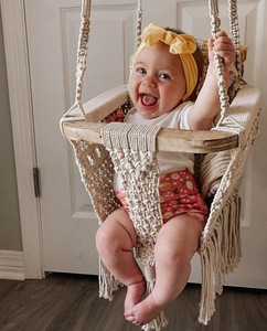 Chaise balançoire suspendue en macramé pour bébé - Product Image 1