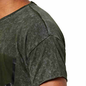 เสื้อยืดแขนสั้นสีเขียวมะกอกสำหรับผู้ชาย ทรงปกติ ผ้าคอตตอนเจอร์ซีย์ สไตล์ลำลอง คอกลม สีพื้น ดีไซน์มีกระเป๋า - Product Image 5