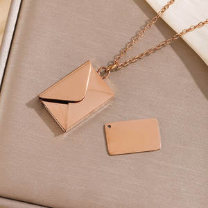 Collar con colgante de moda personalizado de acero inoxidable 316L chapado en oro PVD de 14K y 18K, joyería fina, collares con forma de sobre en blanco para grabar. - Product Image 6