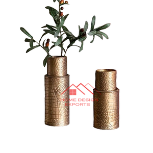 El último diseño de la tira Diseño Acabado antiguo Decoración para el hogar Florero de metal Decoración de hotel de lujo y hogar Florero de metal a precio barato - Product Image 6