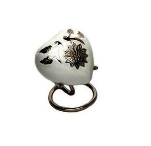 Urne souvenir coeur en laiton or fini avec patte gravée forme de coeur crémation cendres d'animal de compagnie urne fournitures funéraires - Product Image 3