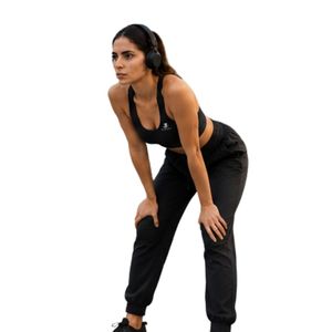 Conjunto Deportivo Negro para Mujer con Sujetador Deportivo, Pantalones Jogger y Auriculares Intrauditivos – Ropa Deportiva - Product Image 6