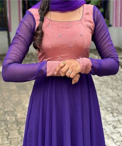 Mbroidery Blouse indienne dames moderne soie tenue de bureau haut pantalon Dupatta ensemble avec séquence contemporaine travail Dupattas - Product Image 5