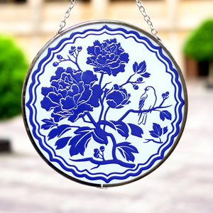 "Cadeau du Nouvel An chinois-Attrape-soleil en verre inspiré de la porcelaine bleue et blanche avec un design floral élégant, parfait pour l'Oriental - Product Image 1