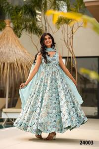 คอลเลกชันชุดแฟนซีพิมพ์ลายดิจิทัลเรยอนแคตตาล็อกเต็มรูปแบบมีจำหน่ายในอัตราขายส่งชุด Anarkali - Product Image 2