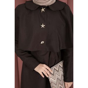 Robe minimaliste en crêpe marron avec détail cape et lacets pour un usage quotidien - Product Image 5