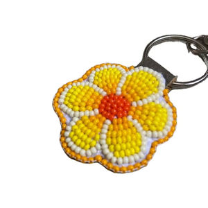 Breloque de sac en forme de fleur de lys perlée, broderie artisanale, porte-clés, accessoire de sac à main d'Inde, pour voiture, vélo et sacs - Product Image 1