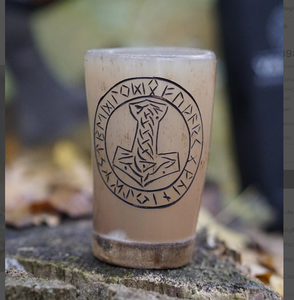 Taza Vikinga Hecha a Mano de Primera Calidad, Tazas de Cuerno, Regalo de Mitología Medieval, Regalo para Parejas, Regalos de Navidad - Product Image 1