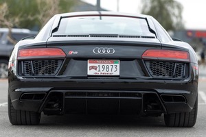 รถยนต์มือสองที่เชื่อถือได้ ปี 2018 ออดี้ R8 V10 คูเป้ RWS - Product Image 2