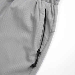 Pantalones cortos deportivos de secado rápido para hombres pantalones cortos de entrenamiento transpirables con cordón en la cintura logotipo personalizado soporte de fábrica OEM - Product Image 2
