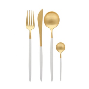 ชุดรับประทานอาหารสแตนเลสสตีลแบบสองโทนสีขาวทองแมทชุดรับประทานอาหารระดับพรีเมียมแบบ4ชิ้น - Product Image 1