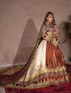 Vestido Casual Vintage de Satén para Mujer Afgana, Hecho a Mano con Lentejuelas, Estampado Animal, Detalle de Botones, Ajuste Natural y Cómodo para Uso Diario - Product Image 4