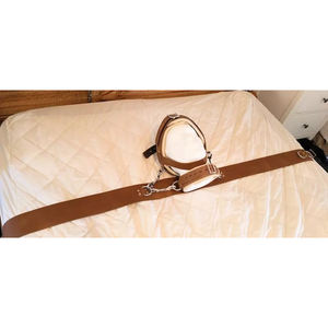 Arnés y Collar de Cuero Genuino para Reposacabezas. - Product Image 2