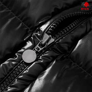 Gilet matelassé imperméable personnalisé Ryan Pro Gear pour hommes, col à capuche, tissu respirant et anti-boulochage, options de logo OEM - Product Image 3