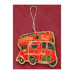 Adornos Navideños Colgantes con Diseño Único en Forma de Autobús Rojo de Londres, Bordado Dorado con Cuentas - Product Image 1