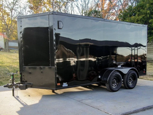 Remolque de Carga Cerrado 7x14 con Caja Negra, Pacote Blackout con Entrada en V y Almacenamiento, (2) Ejes de 3,500 lb - Product Image 2