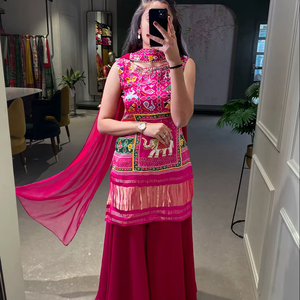 Georgette avec paillettes et fil à broder Collection Tradition Co-ord Set - Product Image 1
