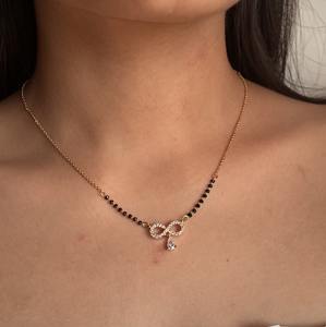 Collar con colgante de diamante y latón americano Mangalsutra de estilo indio étnico con cadena de cuentas negras chapada en rodio para bodas - Product Image 2