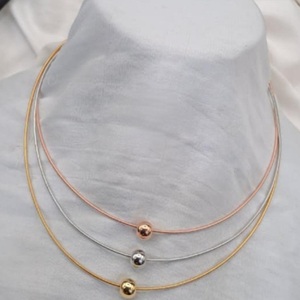Collar de Alta Calidad con Aspecto Moderno en Tono Dorado, Colección para Bodas, Fiestas y Uso Diario para Mujeres y Niñas - Product Image 1