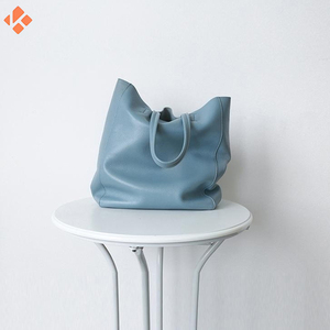 Sac fourre-tout pour femmes de grande capacité en cuir véritable fait à la main Design chic du fabricant - Product Image 4