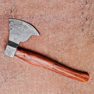 Hacha de Acero de Damasco de Estilo Tradicional para Exteriores, Cabeza de Acero con Patrón Hecho a Mano y Mango de Madera Liso para Camping, Uso General y Exhibición - Product Image 5