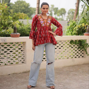 Nouveau Navratri spécial coton imprimé Kurti haut ensemble Kutchi Patch-travail col à motifs pour les fêtes Diwali mariages - Product Image 1