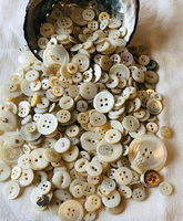 Boutons élégants en nacre de couleur naturelle à 2 trous, surface lisse, écologiques pour la production de chemises et les marques de vêtements