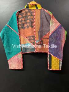 Veste courte matelassée Kantha pour femmes, fabrication artisanale indienne, réversible, écologique, idéale pour l'automne et l'hiver, veste vintage en patchwork - Product Image 6