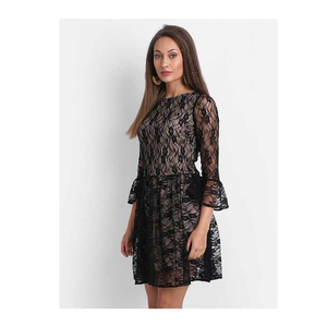 Robe ajustée et évasée à fleurs noires de qualité supérieure avec manches trois-quarts idéale pour la fête disponible à la vente - Product Image 1