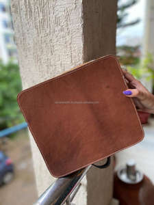 Caja de almacenamiento de cosméticos de maquillaje elegante de cuero de vaca caja de maquillaje hecha a mano de cuero de piel de vaca, caja organizadora de baño de tocador, - Product Image 5