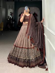 Lehenga choli & dupatta กับ bandhej และ ajarakh พิมพ์ลายแฟชั่นผู้หญิง - Product Image 4