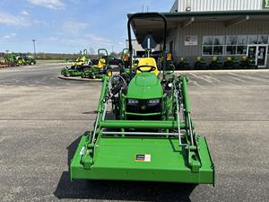 Tracteurs utilitaires compacts John Deere 3038E d'occasion 2025 - Product Image 4