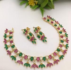 Hermoso Juego de Collar y Aretes de Perlas Reales con Baño de Oro de Alta Calidad y Circonitas Cúbicas para Bodas, Colección Moderna para Mujer - Product Image 1