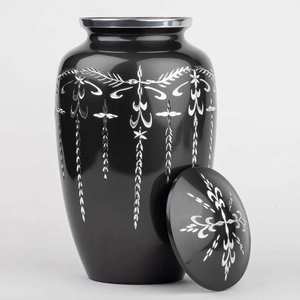 Urna de cremación de latón para mujeres Funeral Memorial Cenizas Almacenamiento Recuerdo Exportación Calidad India - Product Image 5