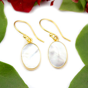 Lujo elegante blanco natural perla de agua dulce forma ovalada 24K chapado en oro pendiente colgante para mujer Joyería Al por mayor para la India - Product Image 2