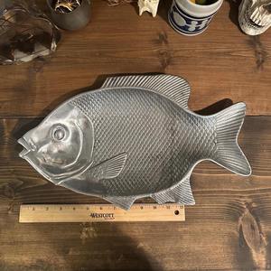 Bandeja de Servir de Metal con Acabado Plateado en Forma de Pez de Estilo Vintage, Adecuada para Decoración del Hogar y Servir Mariscos - Product Image 4