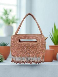 กระเป๋าคลัทช์ทรงครึ่งวงกลมประดับลูกปัดเรซิ่นวิบวับ งานแฮนด์เมดสไตล์อินเดีย สำหรับสุภาพสตรี ใช้ในงานแต่งงาน แฟชั่นลำลอง ขายส่งสำหรับผู้ส่งออก - Product Image 2