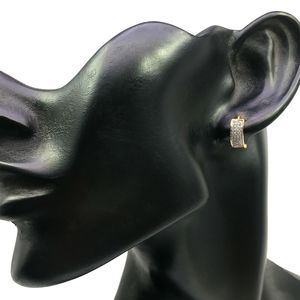 JEWELSPAARK Pendientes de Aro Huggie de Plata de Ley 925 con Diamantes Naturales Blancos de Corte Redondo de 0.16 Ct para Mujer, Bañados en Oro Amarillo - Product Image 3