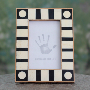 Marco de Fotos Hecho a Mano con Incrustaciones de Hueso MDF y Diseño Floral, Tamaño y Color Personalizables para Decoración del Hogar, Regalo de Lujo - Product Image 3
