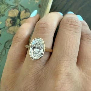 Bague solitaire en diamant de laboratoire de 4,00 carats, taille ovale, certifiée IGI, Tishya Diamond, or jaune 14 carats, plaqué or, style vintage - Product Image 1