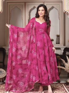 Ensemble de costume Anarkali imprimé Bandhani de luxe Unity avec dupatta en tissu de georgette doux, pour les fêtes et les occasions spéciales - Product Image 4