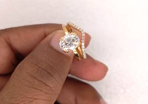 Anillo de Compromiso y Boda Lurba Jewels de Oro Amarillo Sólido, Estilo Vintage, con Diamante Cultivado en Laboratorio de Corte Ovalado, Certificado IGI, para Novias - Product Image 5