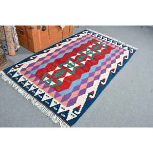 Alfombra vintage de 3.8x6.6 pies, alfombra de lana azul y roja con motivos de plantas y árboles turcos. - Product Image 2