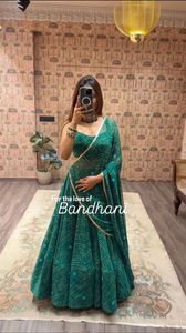 Lehenga Choli de créateur pour le festival indien Gujarati, très vendu pour les femmes, tenue ethnique exclusive, style de fête et de mariage - Product Image 2